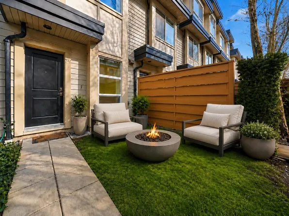 19477 72a Ave #39, Surrey, BC V4N 6M2