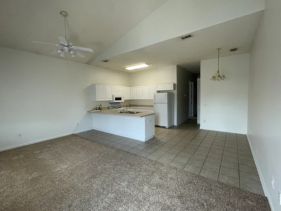 8082 Veterans Pkwy #903