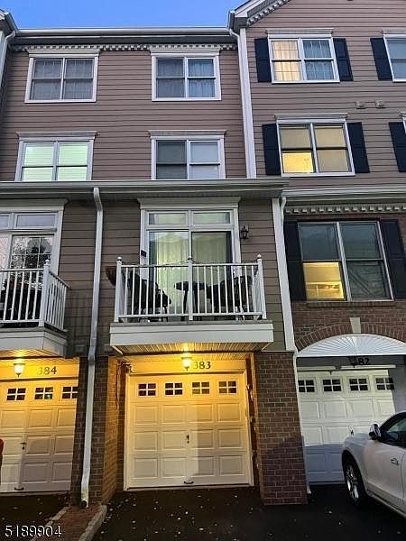 1st image of 383 Kingston Ct