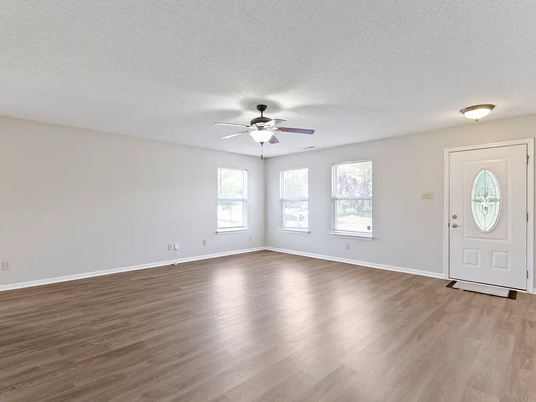 7763 Sunflower Dr — Photo 8