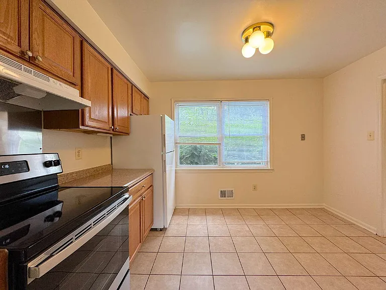 4104 Sideburn Rd — Photo 6