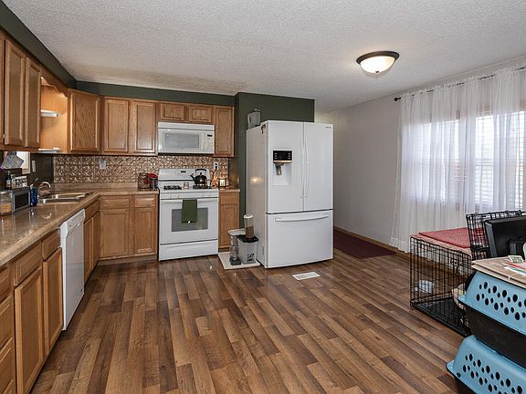 4th image of 4309 Drake Dr