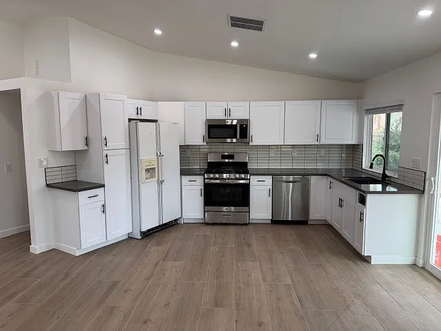 4 bed, 1478 sqft, $2,995 — Photo 2