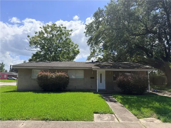 7021 Berkley Dr, New Orleans, LA 70131