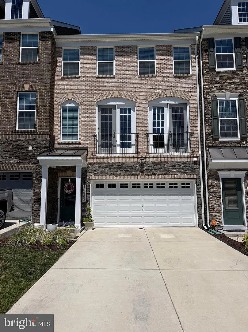 3 bed, 5.0 bath, 2880 sqft, $4,150 — Photo 1