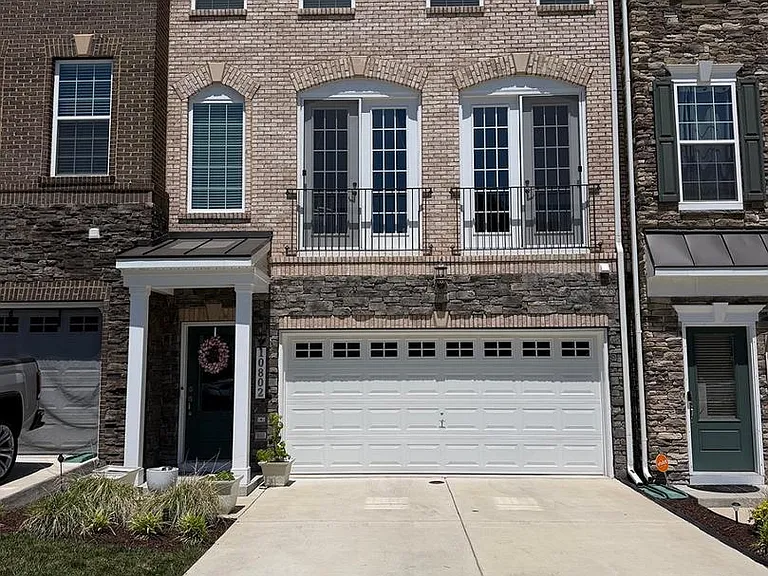 10802 Foxtrot Cir — Photo 1