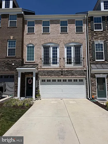 10802 Foxtrot Cir Photo 1