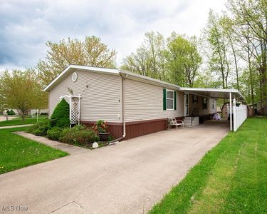 446 Pin Oak Cir, Elyria, OH, 44035