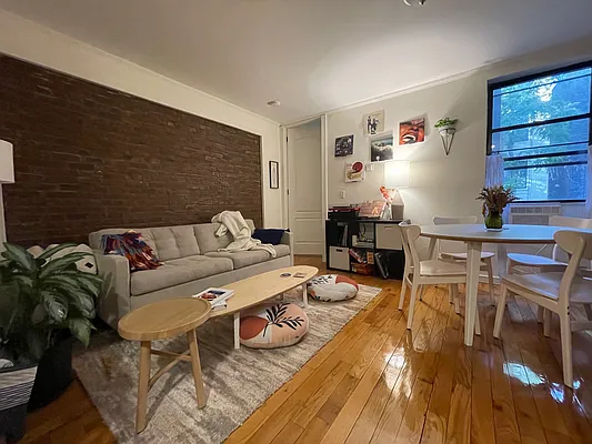 Rented by Bond New York | media 20