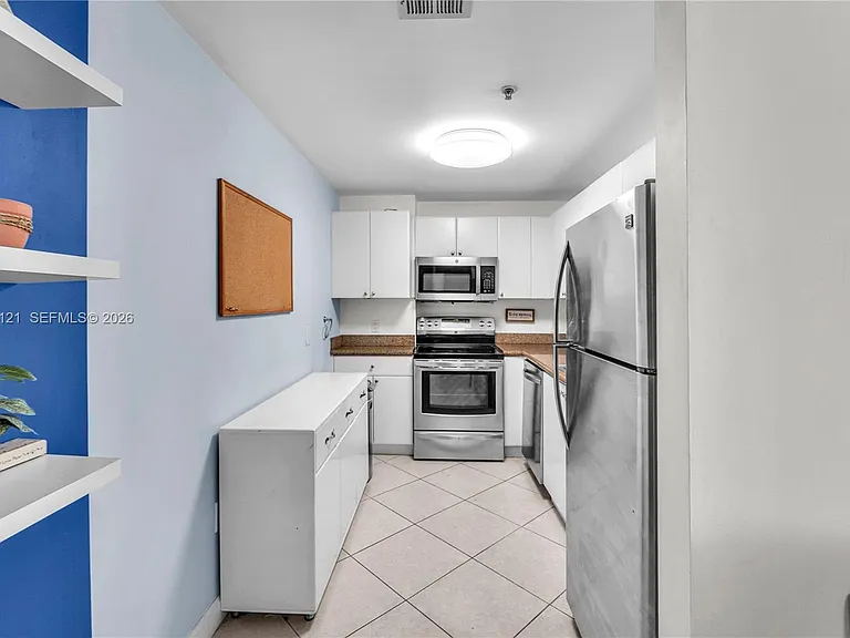 2280 SW 32nd Ave #403 — Photo 4