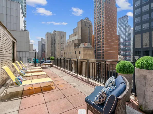 209 East 56th Street image 7 of 8