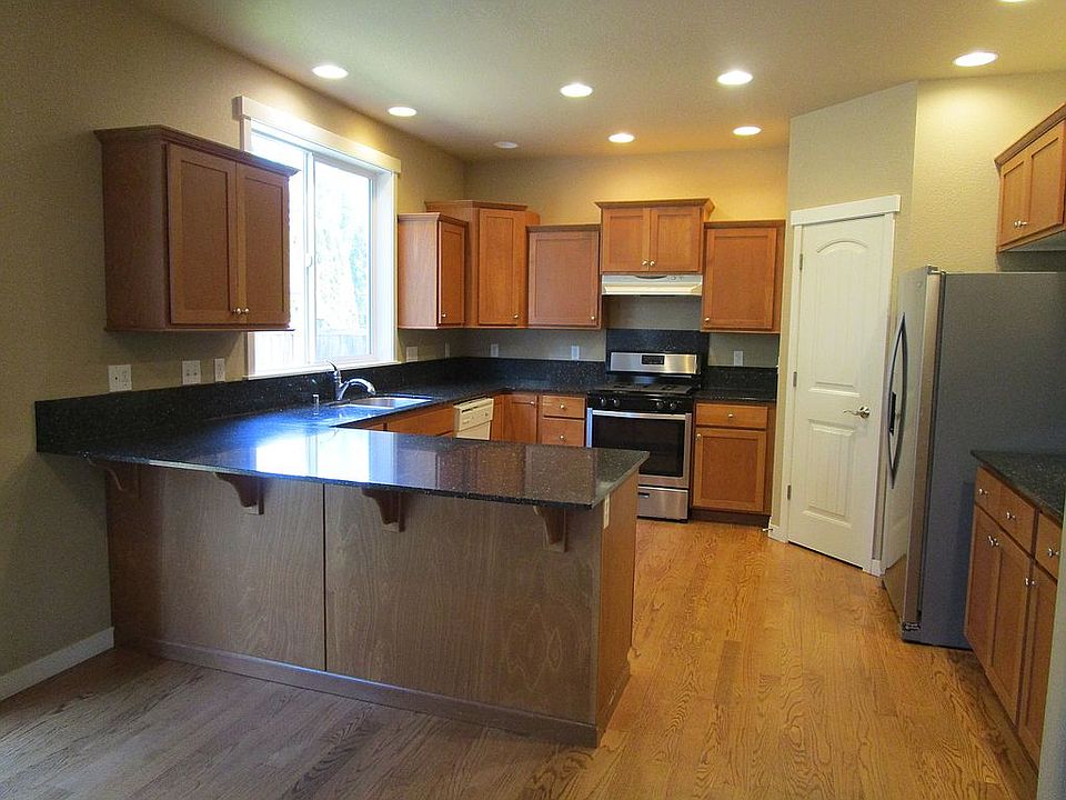 1st image of 2918 31st Ave NW