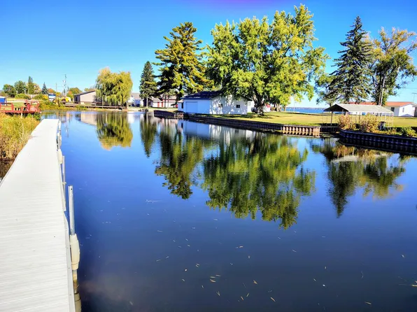 107 Island Dr, Houghton Lake, MI 48629