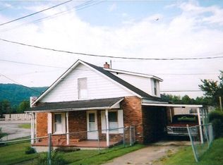 538 Locomotive St, Irvine, KY 40336