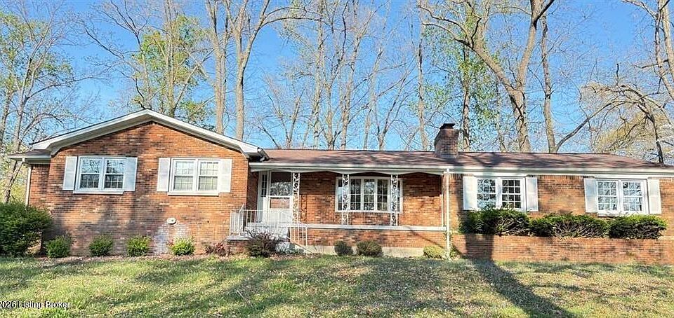 1st image of 446 S Woodland Dr