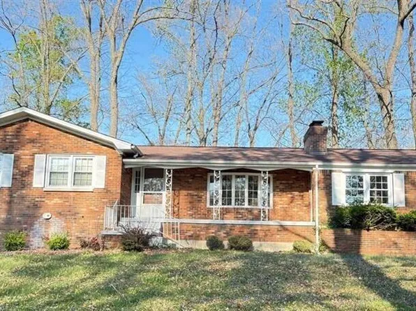 446 S Woodland Dr, Radcliff, KY 40160