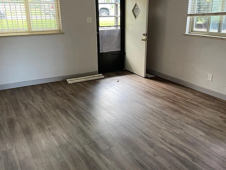 1589 N Utica St — Photo 6