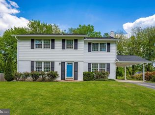 17501 Park Mill Dr, Rockville, MD 20855