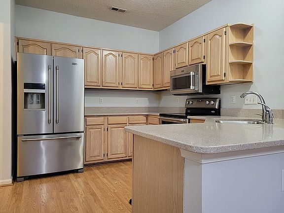 2nd image of 1635 Willow Cv