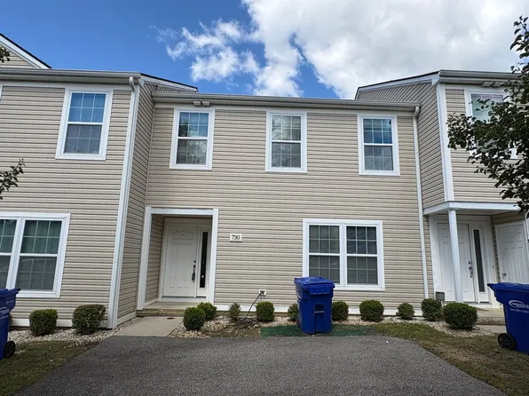 730 Twisted Oak Dr NW, Christiansburg, VA 24073