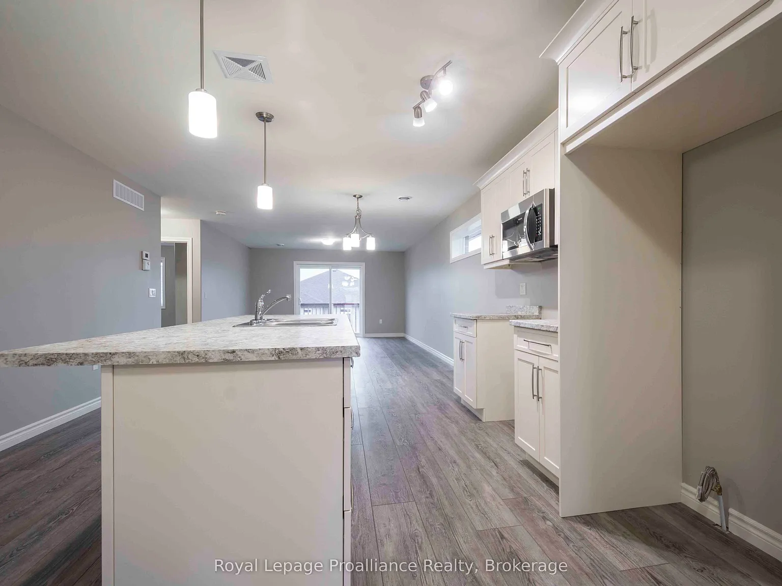 2 bed, $2,100 — Photo 4