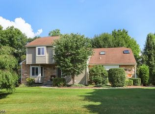 49 Knob Hill Rd, Hackettstown, NJ 07840