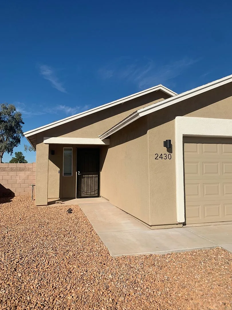 3 Bed/2 Bath Single Family Home New Construction at Pantano Vista! — Photo 2