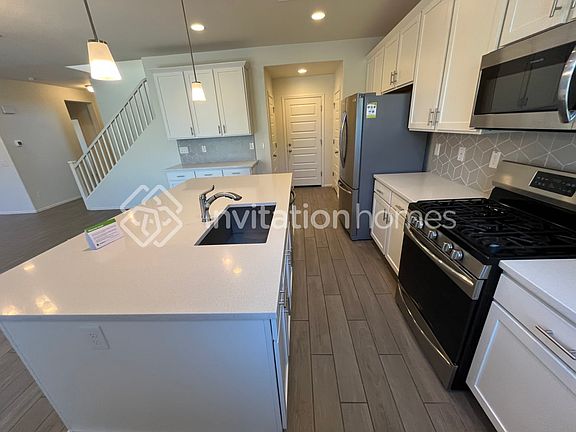 5th image of 17232 W Spur Dr
