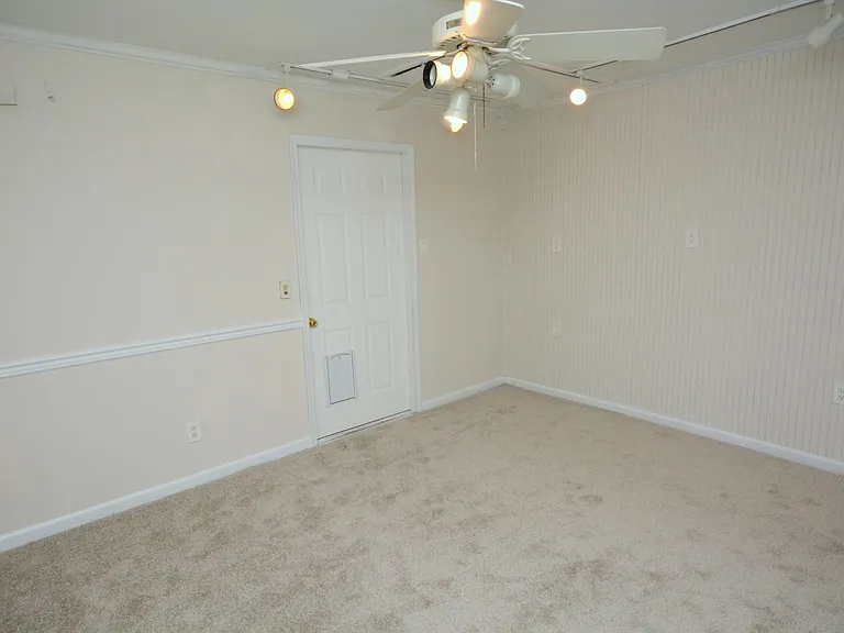 1217 Reardon Cir — Photo 14