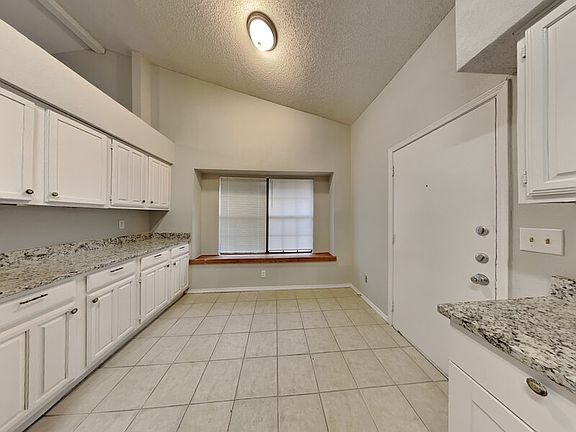 4th image of 1056 Twin Falls Dr