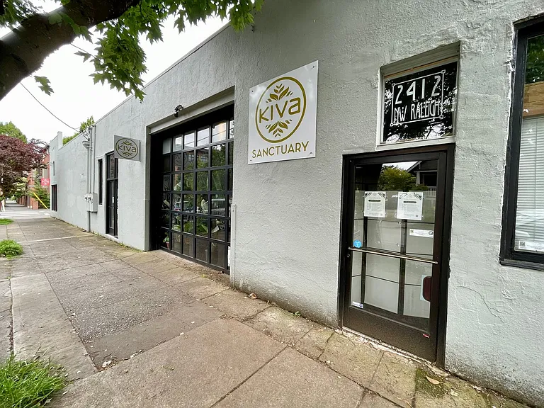 2409 NW Raleigh St — Photo 50
