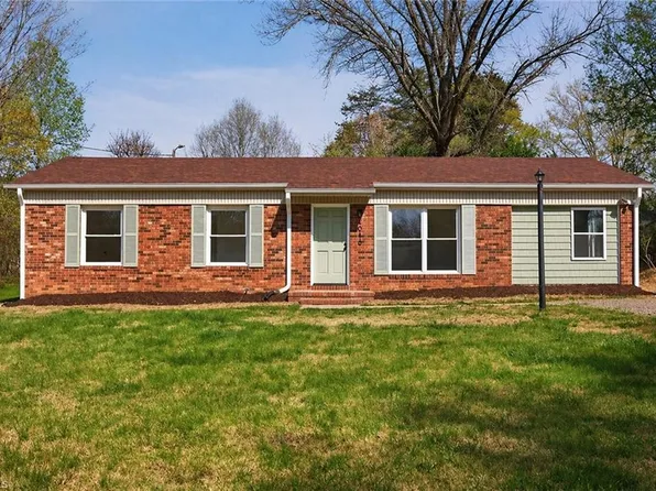 2016 Bryant St, Mayodan, NC 27025