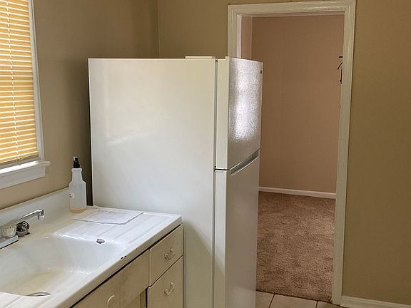 4th image of 1548 1/2 Schley St