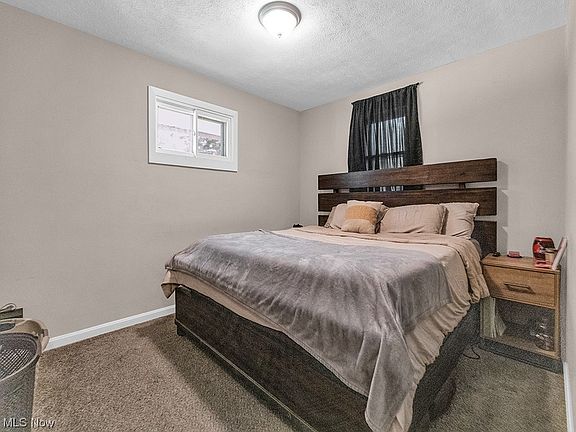 5th image of 1420 Deermont Ave