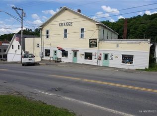 9 Grove St, Dexter, ME 04930
