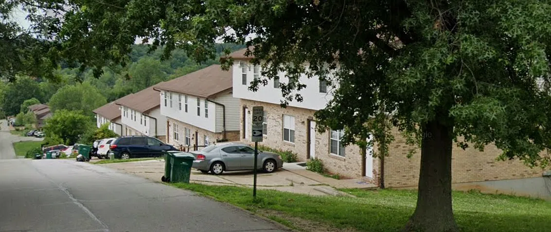 3 bed, $1,100 — Photo 1