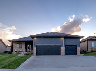 1203 Autumn Rd, Hickman, NE 68372