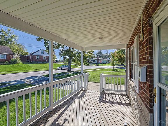 3rd image of 1636 Trillium Ct