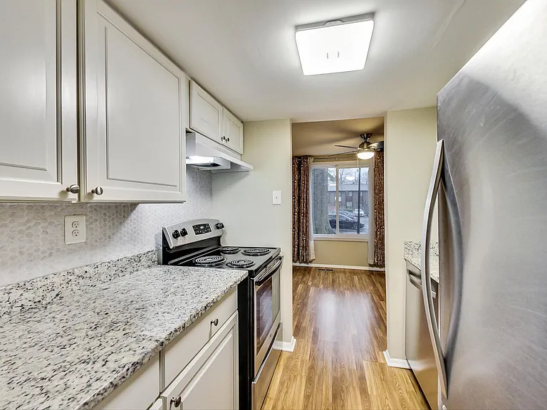 6510 Overheart Ln — Photo 3