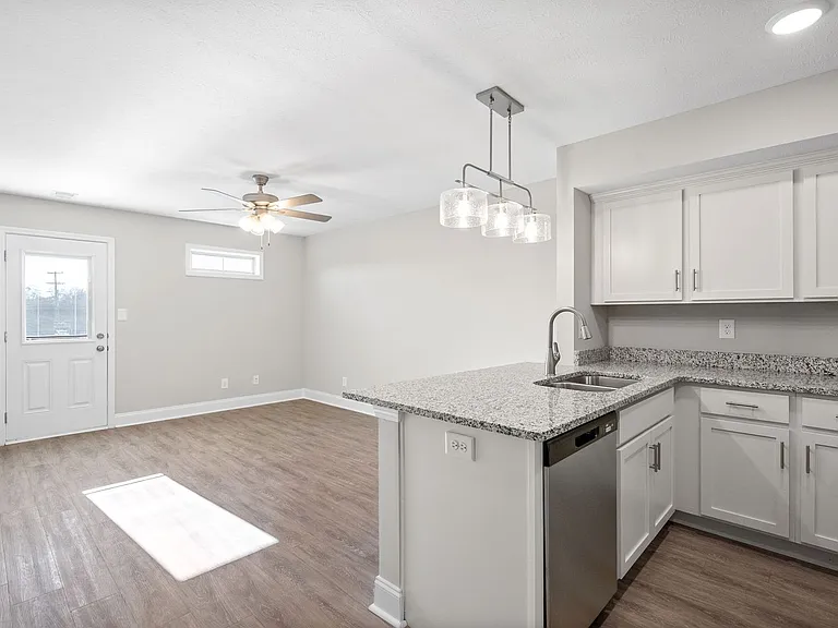 1000 Henry Place Blvd #603 — Photo 8