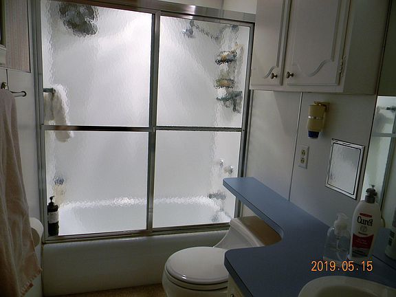4th image of 213 Center St