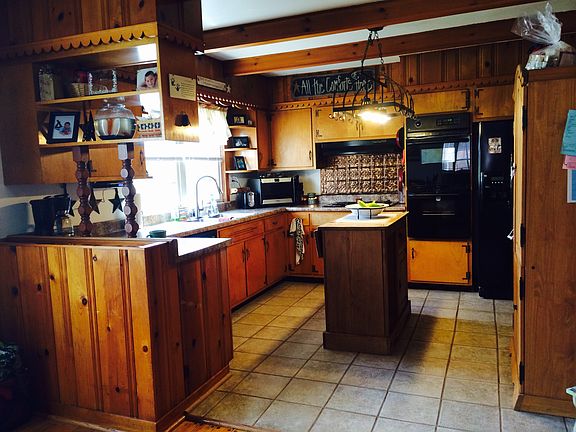 2nd image of 928 East Ave