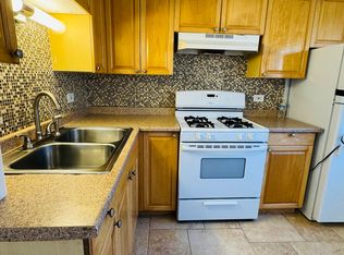 685 E Fullerton Ave APT 105, Glendale Heights, IL 60139