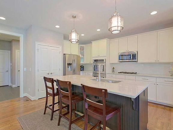 5th image of 7938 Wild Orchard Ln