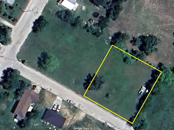 107 Edith St, Bowie, TX 76230