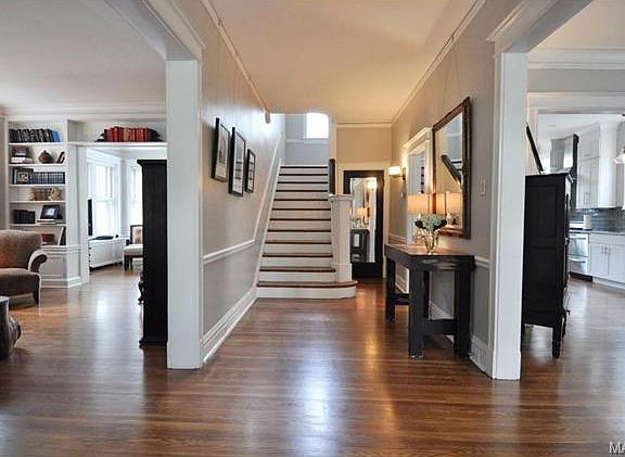 3rd image of 6840 Waterman Ave