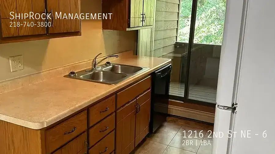 1st image of 1216 2nd St NE APT 6
