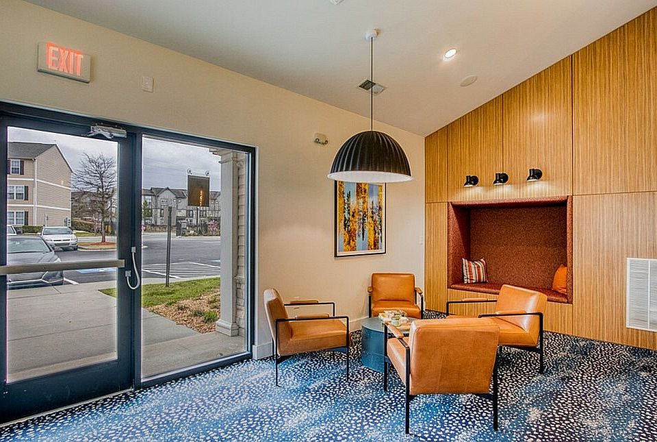 Relax in this cozy lobby lounge, perfect for informal meetings or unwinding.