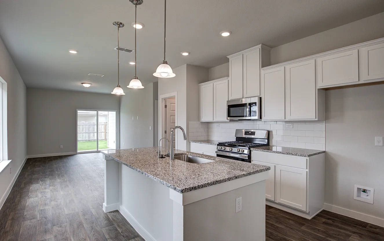 3 bed, 1334 sqft, $1,690 — Photo 2
