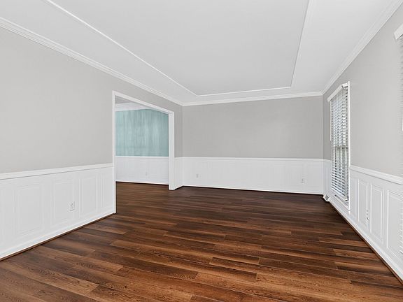 5th image of 2438 Knickerbocker Dr